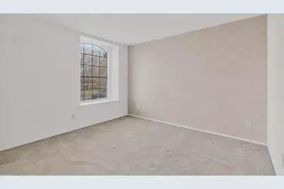 266 N Creekwood Drive, Lancaster, TX 75146 - Photo 14