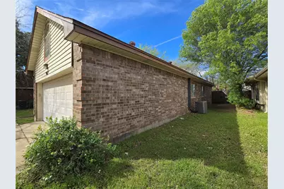 921 Meadowdale Road, Arlington, TX 76017 - Photo 6