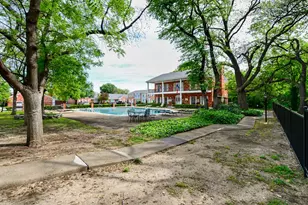 933 Roaring Springs Rd, Fort Worth, TX 76114 - Photo 22