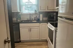 933 Roaring Springs Rd, Fort Worth, TX 76114 - Photo 6