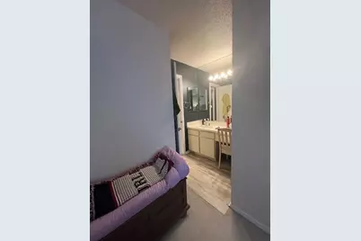 933 Roaring Springs Road, Fort Worth, TX 76114 - Photo 10