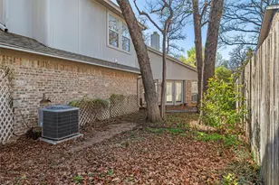 1003 W Lovers Ln, Arlington, TX 76013 - Photo 28