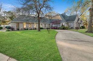 390 Timber Lakes Dr, Powderly, TX 75473 - Photo 2