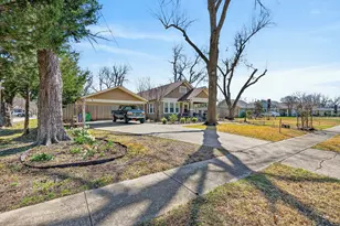 212 N Grand Ave, Waxahachie, TX 75165 - Photo 4