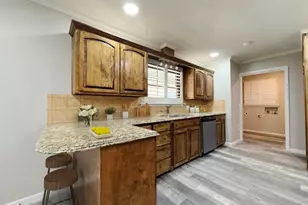 505 17th St, Seagraves, TX 79359 - Photo 10