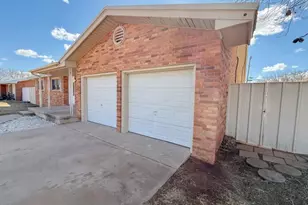 505 17th St, Seagraves, TX 79359 - Photo 2