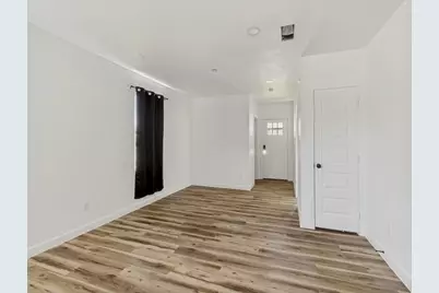 2801 Twyman Avenue, Dallas, TX 75215 - Photo 4