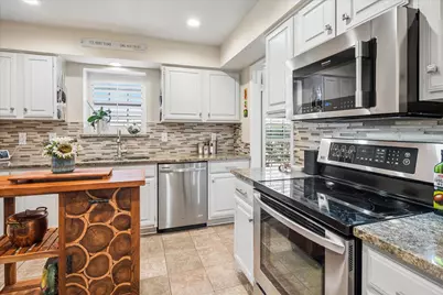 2726 Oak Trail, Carrollton, TX 75007 - Photo 12