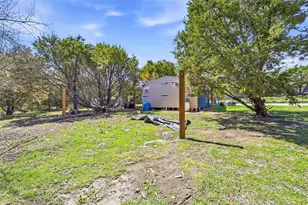 9009 Prairie Ridge Ct E, Cleburne, TX 76033 - Photo 14