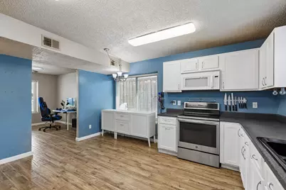 304 Lark Lane, Euless, TX 76039 - Photo 14