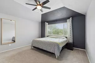 304 Lark Ln, Euless, TX 76039 - Photo 6