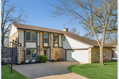 304 Lark Lane, Euless, TX 76039 - Photo 2