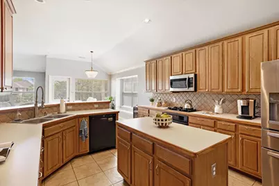 608 Lake Village Drive, McKinney, TX 75071 - Photo 18