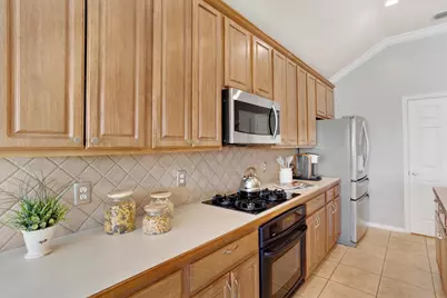 608 Lake Village Drive, McKinney, TX 75071 - Photo 12
