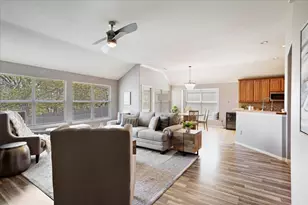 608 Lake Village Dr, McKinney, TX 75071 - Photo 10