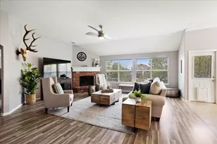 608 Lake Village Dr, McKinney, TX 75071 - Photo 8