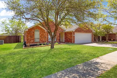 608 Lake Village Drive, McKinney, TX 75071 - Photo 2