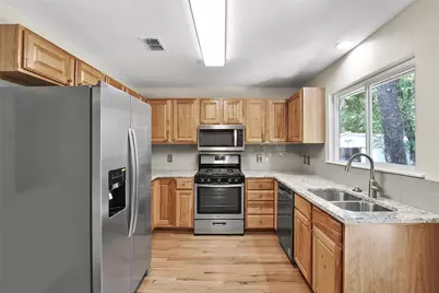 21 Horseshoe Drive, Highland Village, TX 75077 - Photo 2