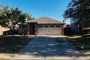 4816 Kingfisher Ln, Mesquite, TX 75181 - Photo 2