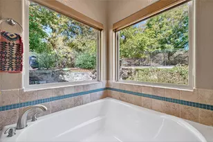 200 Cayuga Trail, Lake Kiowa, TX 76240 - Photo 34