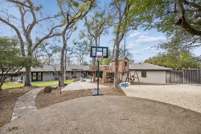 13806 Hughes Lane, Dallas, TX 75240 - Photo 32