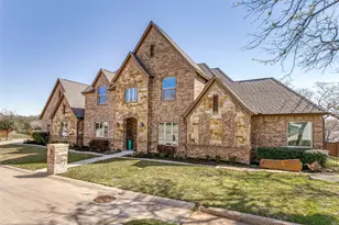 6800 Woodland Hills Dr, North Richland Hills, TX 76182 - Photo 2