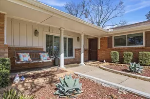 4609 Hildring Dr E, Fort Worth, TX 76109 - Photo 4