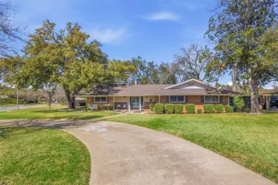 4609 Hildring Drive E, Fort Worth, TX 76109 - Photo 6