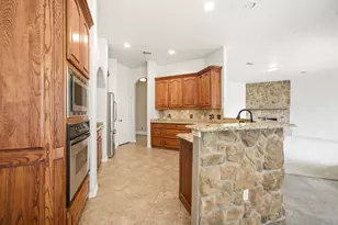 132 Silver Rose Blvd, Burleson, TX 76028 - Photo 12