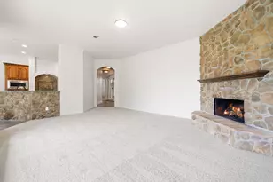132 Silver Rose Blvd, Burleson, TX 76028 - Photo 16