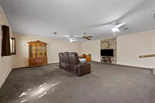 1306 Phillips St, Cleburne, TX 76033 - Photo 14