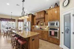 2262 Cedar Grove Dr, Cleburne, TX 76033 - Photo 8