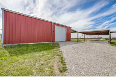 19611 N County Line Road, Ponder, TX 76259 - Photo 6