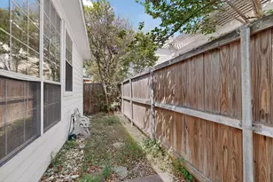 200 Morning Star Ct, Irving, TX 75063 - Photo 28