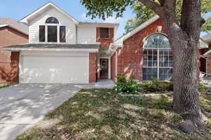200 Morning Star Ct, Irving, TX 75063 - Photo 2