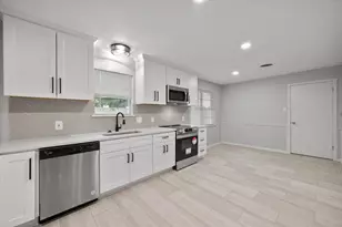 7821 Regency Ln, Fort Worth, TX 76134 - Photo 10