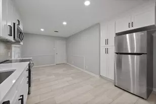 7821 Regency Ln, Fort Worth, TX 76134 - Photo 8