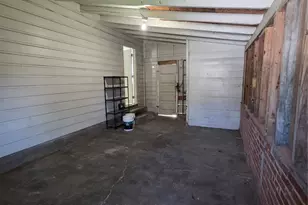 1207 N Anglin St, Cleburne, TX 76031 - Photo 12