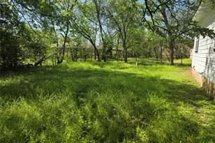 1207 N Anglin St, Cleburne, TX 76031 - Photo 16