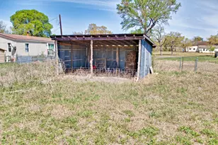 234 Lake View Dr, Cedar Creek, TX 78612 - Photo 10