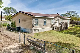 234 Lake View Dr, Cedar Creek, TX 78612 - Photo 8