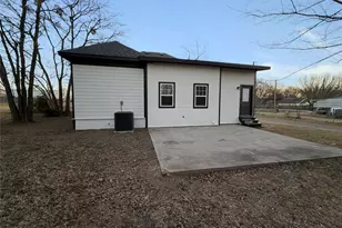 110 Mill St, Cumby, TX 75433 - Photo 4