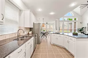 2717 Cobblestone Dr, Grapevine, TX 76051 - Photo 12