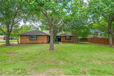 402 Country Meadow Drive, Mansfield, TX 76063 - Photo 2