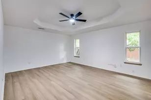 402 Country Meadow Dr, Mansfield, TX 76063 - Photo 16