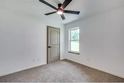 402 Country Meadow Drive, Mansfield, TX 76063 - Photo 14