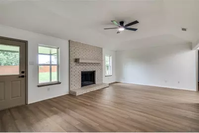 402 Country Meadow Drive, Mansfield, TX 76063 - Photo 4