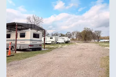 1005 E Yeagua Street, Groesbeck, TX 76642 - Photo 2