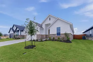 1329 Frio Dr, Springtown, TX 76082 - Photo 4