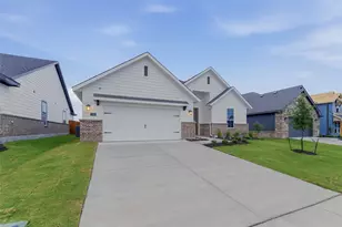 1329 Frio Dr, Springtown, TX 76082 - Photo 2